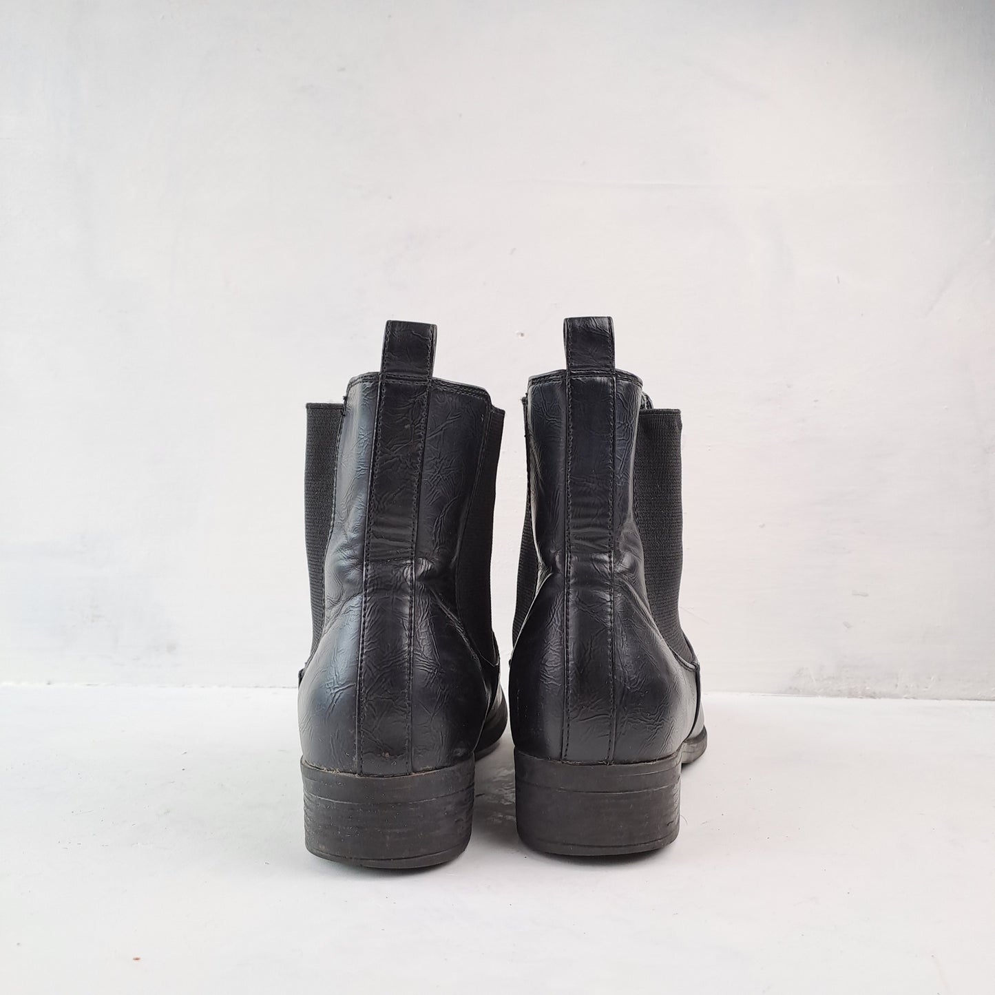 VOX Ladies Black Chelsea Boots Size 37