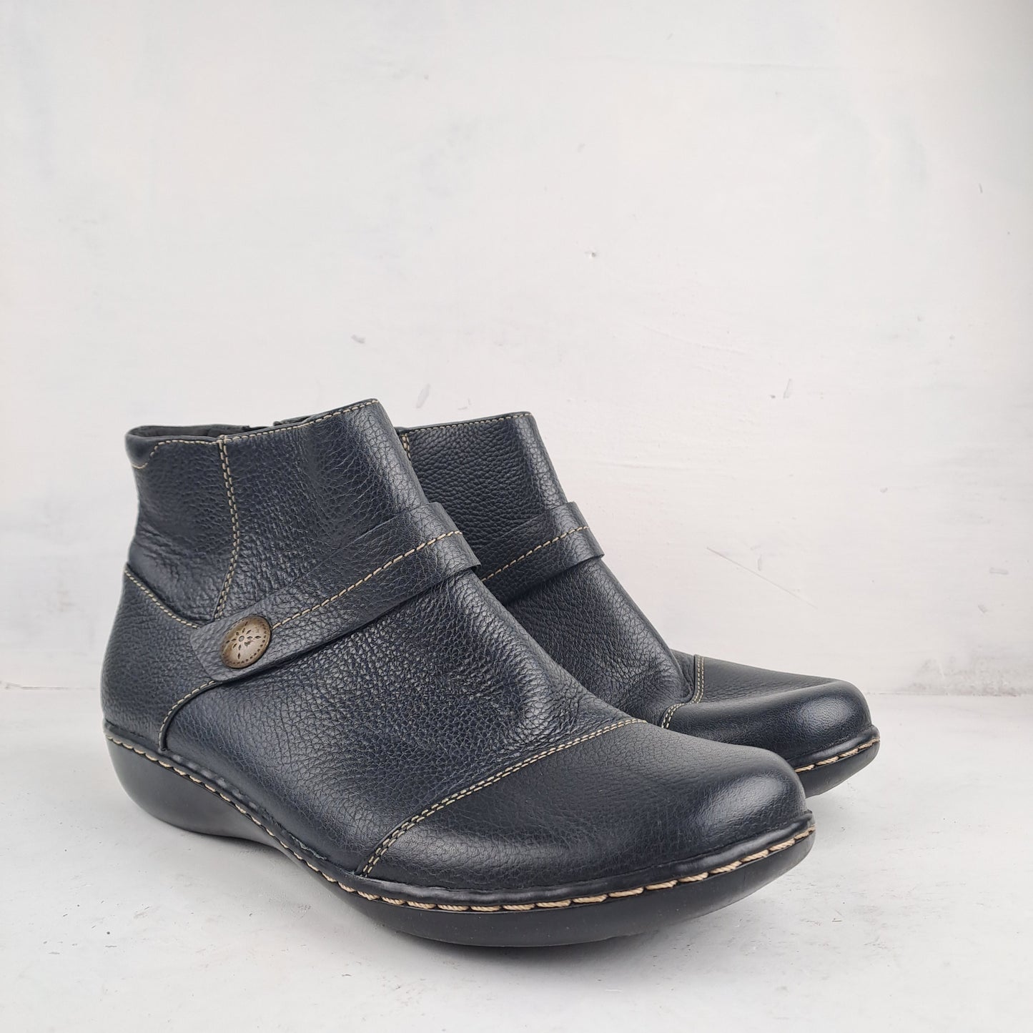 Clarks Womens Black Ankle Boots Size 37.5