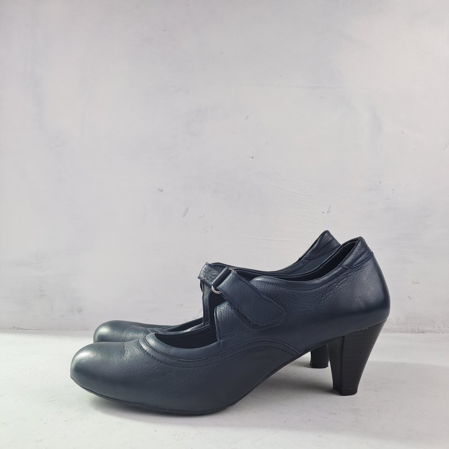 Downtown Ladies Shoes Size 39