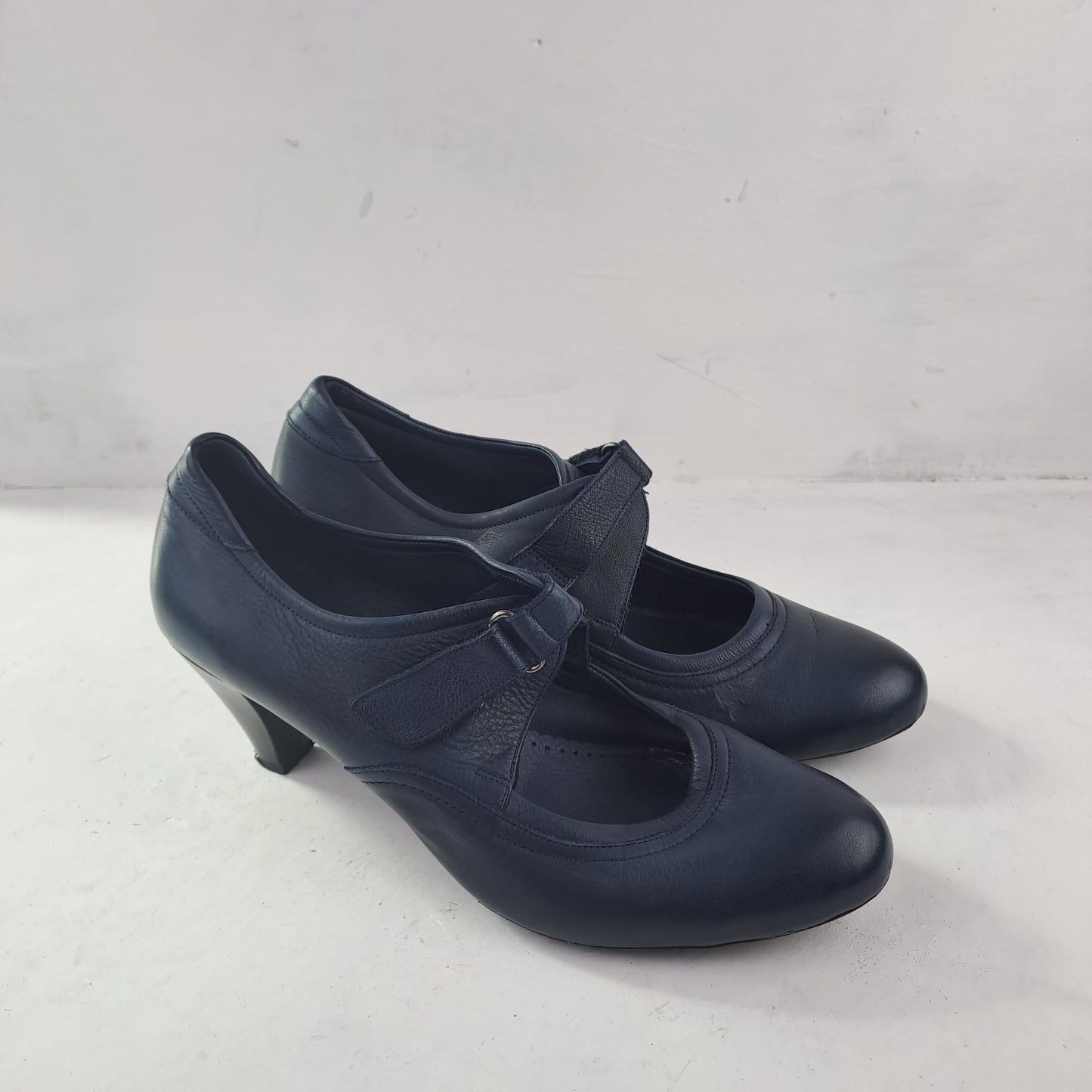 Downtown Ladies Shoes Size 39