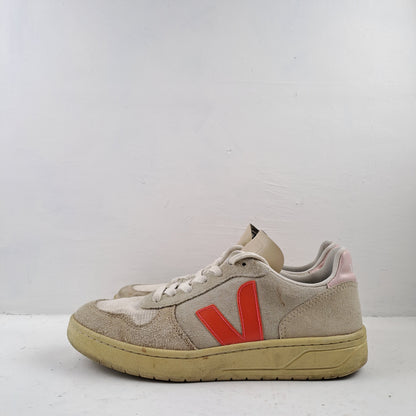 Veja Womens Trainers Size 39