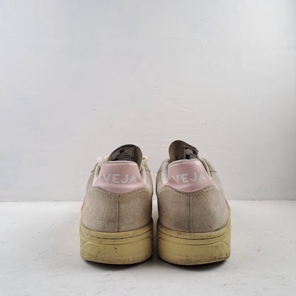 Veja Womens Trainers Size 39