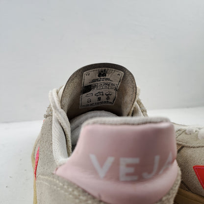 Veja Womens Trainers Size 39