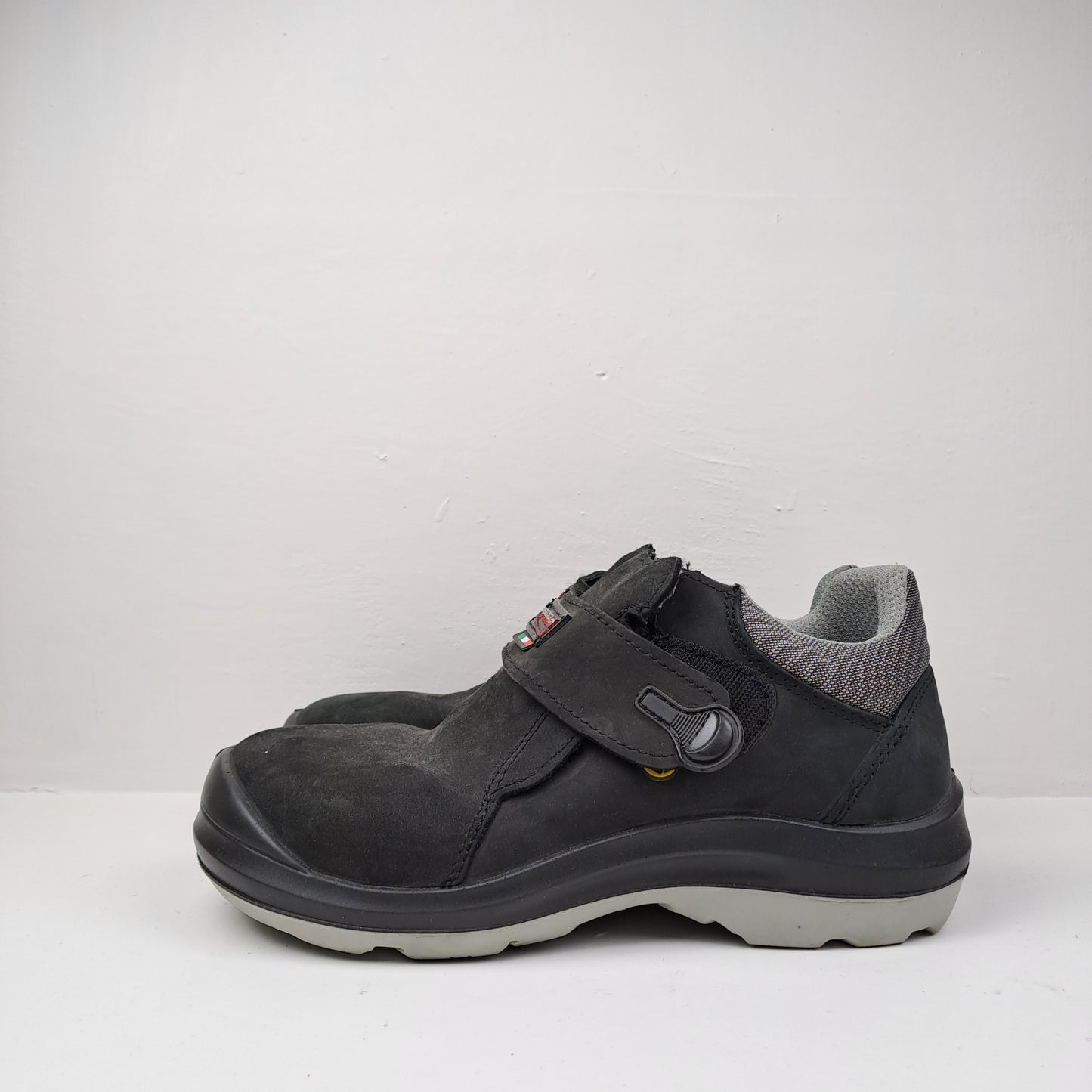 GIASCO Womens Black Anti Slip Safety Shoes Size 39