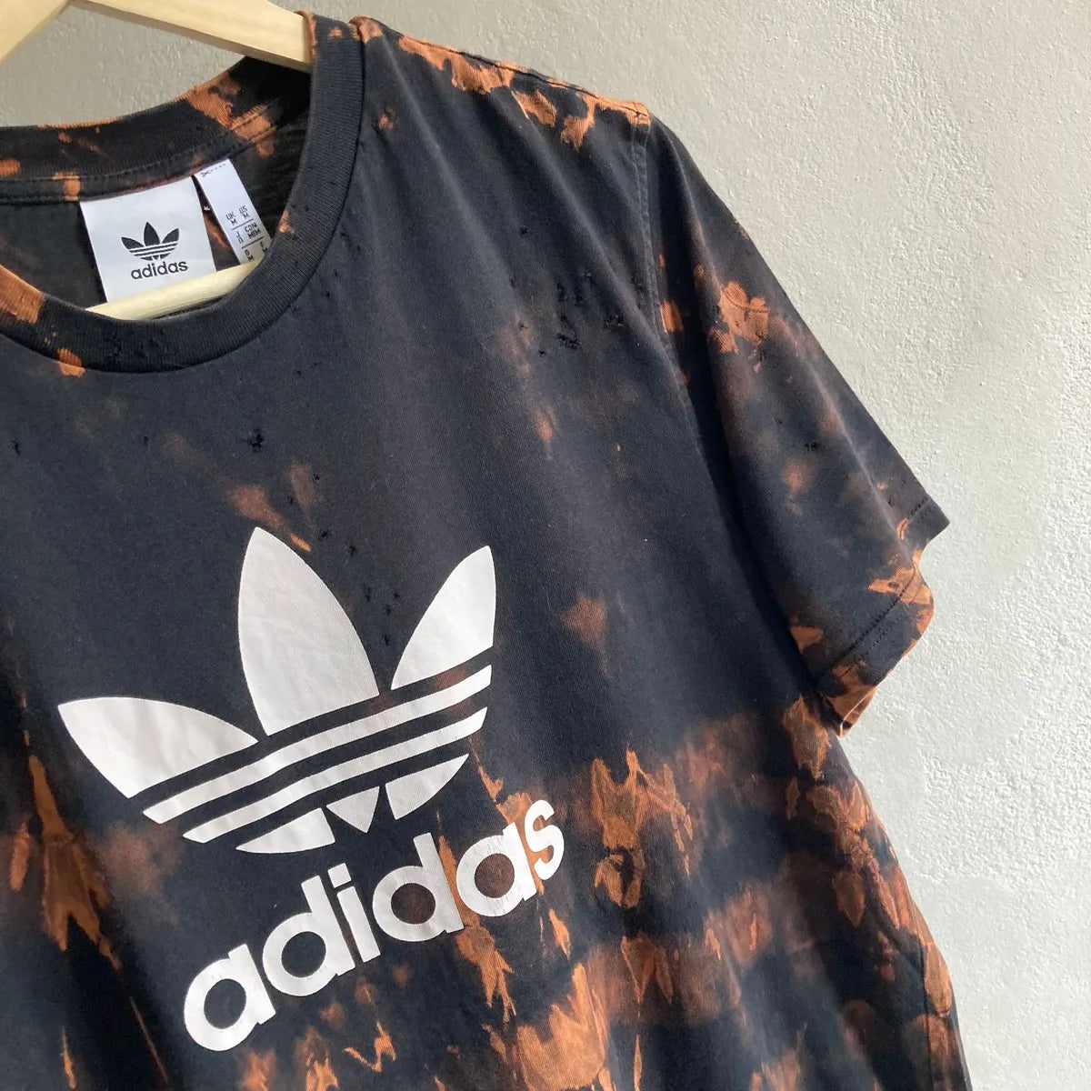 Adidas Womens Distressed T-Shirt Size M