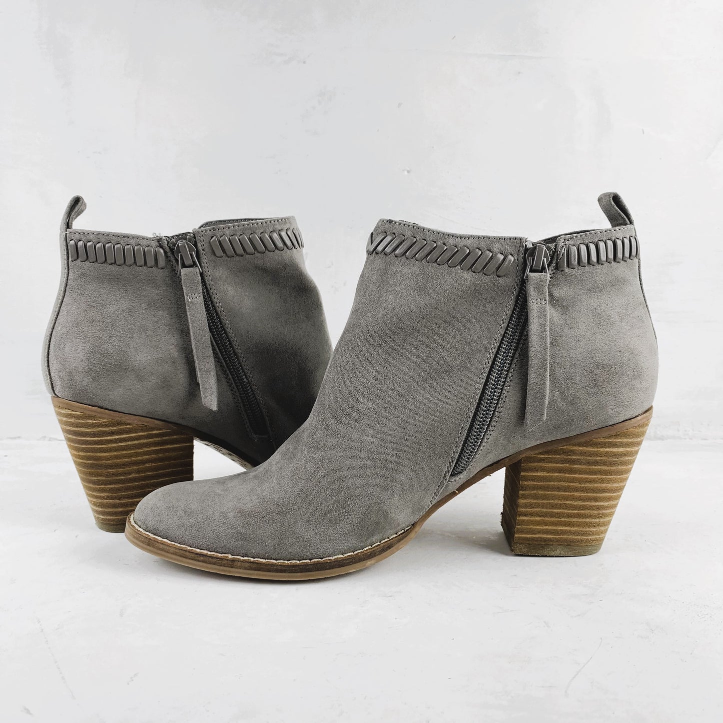 Dolce Vita Ladies Grey Ankle Boots Size 38.5