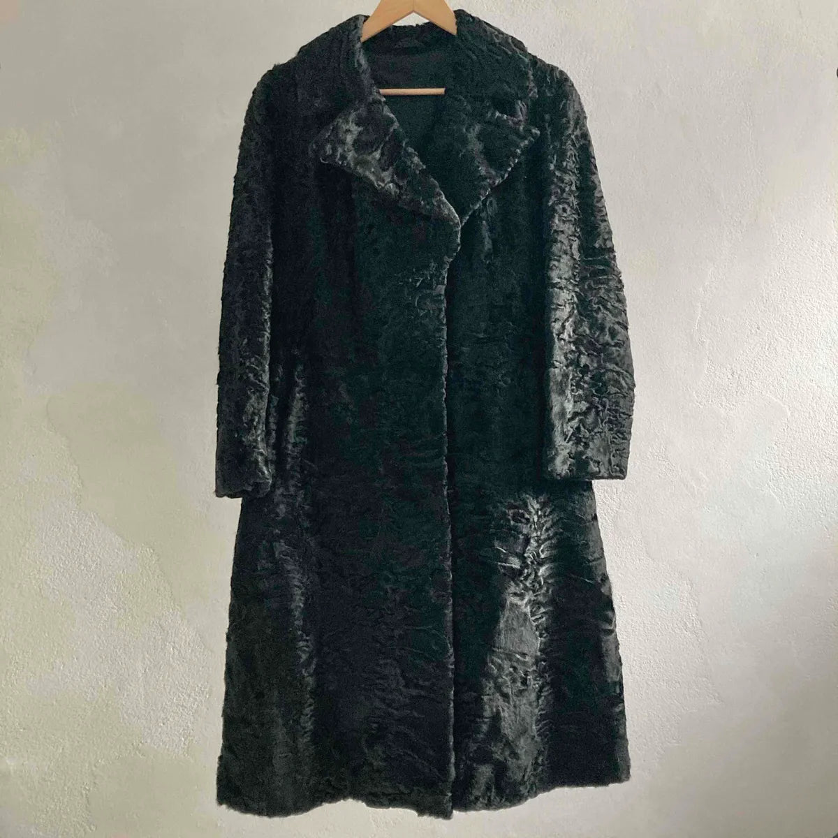 Womens Long Sheep Skin Coat Size 38