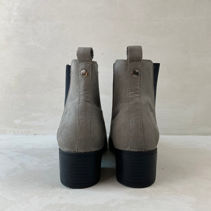 Ladies Grey Chelsea Boots Size 41