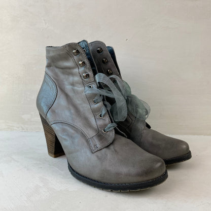 Ladies Grey Ankle Boots Size 39