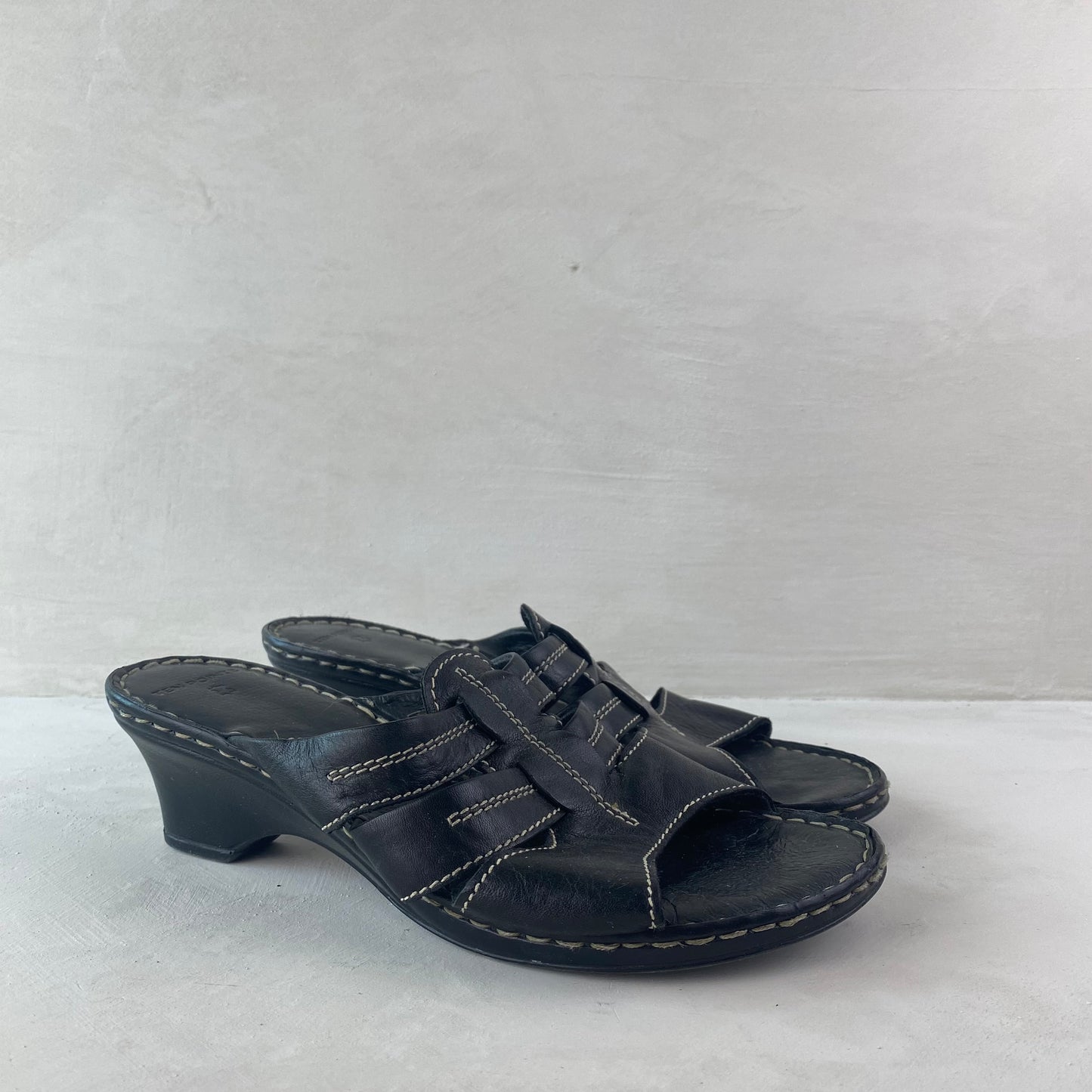 Ten Points Ladies Black Sandals Size 38