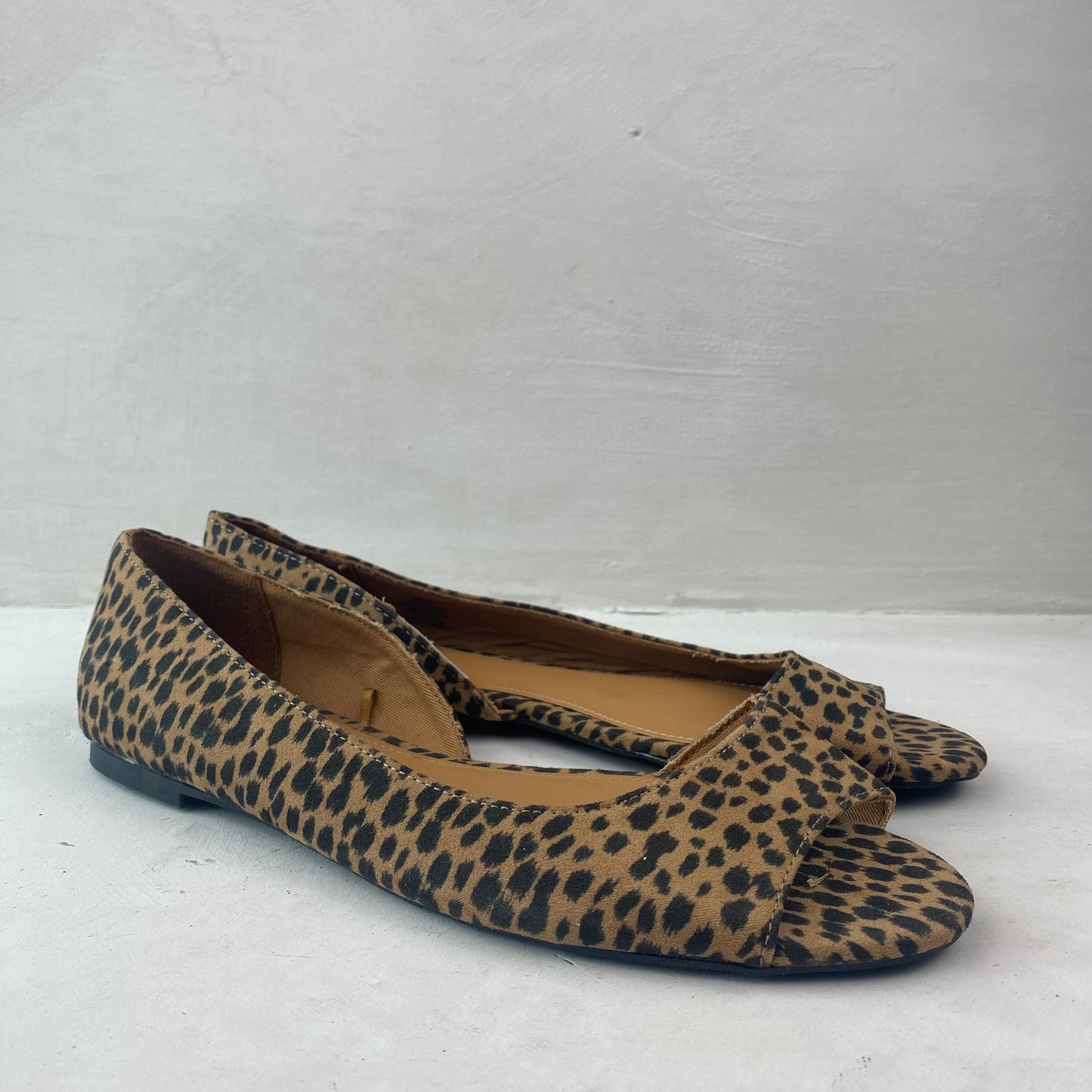 Old Navy Ladies Brown Animal Pattern Shoes Size 40