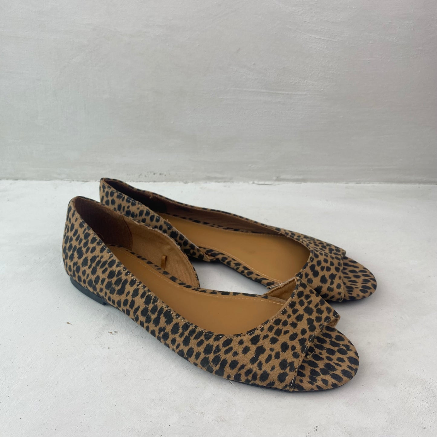 Old Navy Ladies Brown Animal Pattern Shoes Size 40