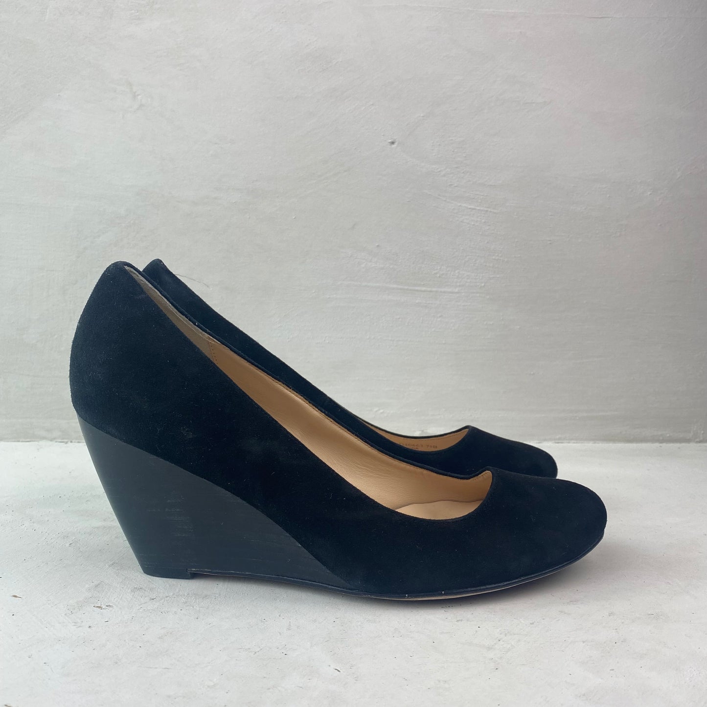 Cole Haan Ladies Black Wedge Heel Shoes Size 38