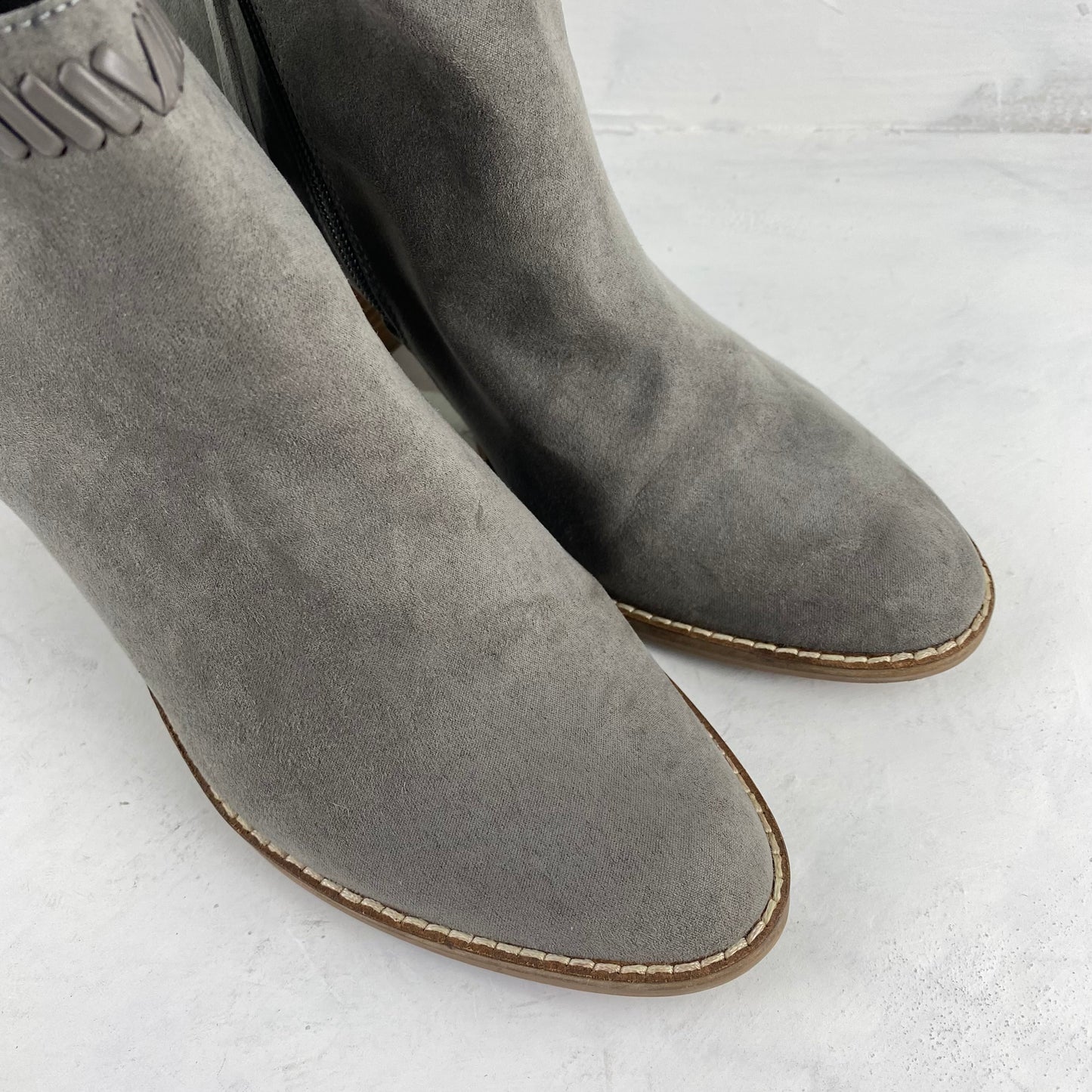 Dolce Vita Ladies Grey Ankle Boots Size 38.5