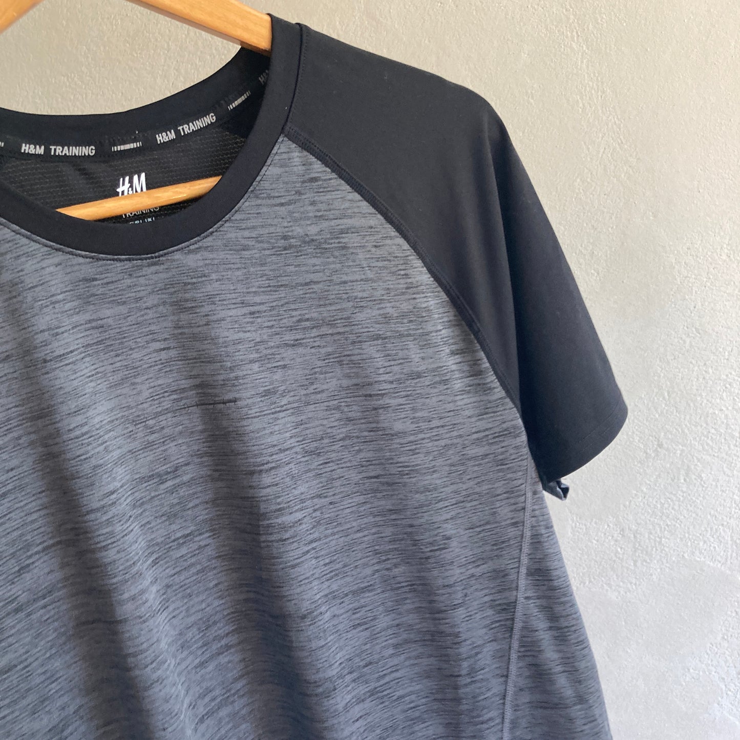 H&M Mens Sports T-Shirt Size L