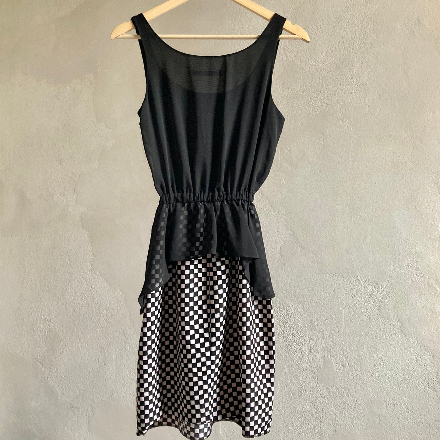 Womens Sleeveless Party Dress Size 36