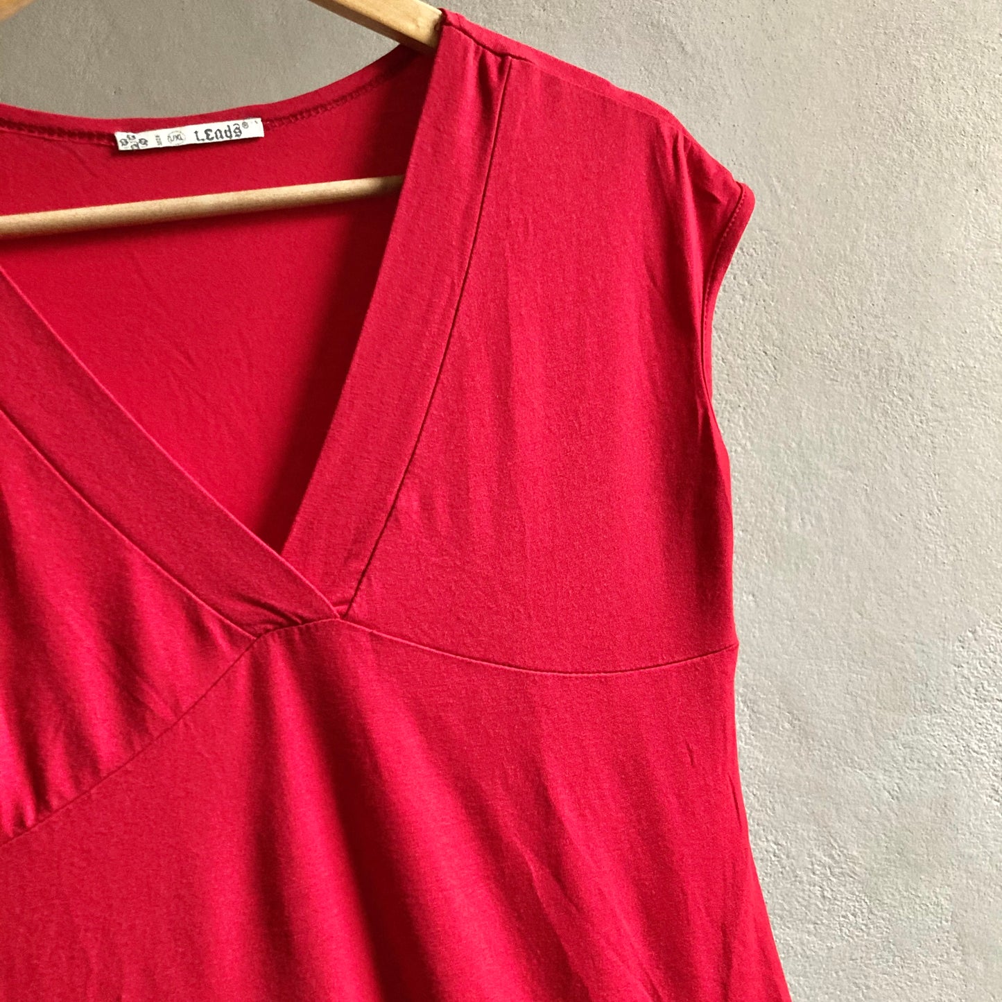 Womens V Neck Top Size L-XL