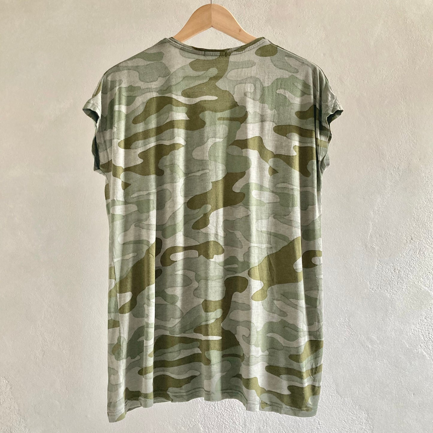 New Style Womens Camo T-Shirt Size M