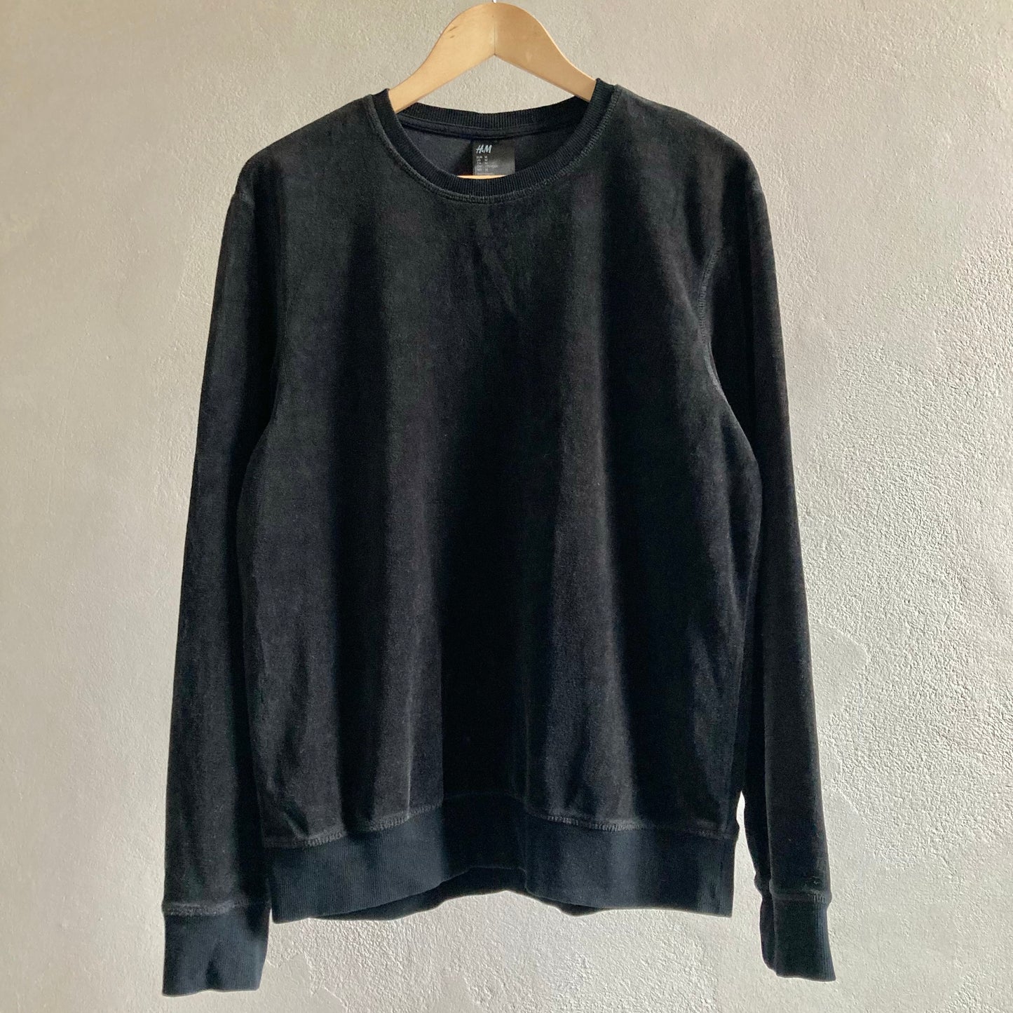 H&M Mens Velour Sweatshirt Size M