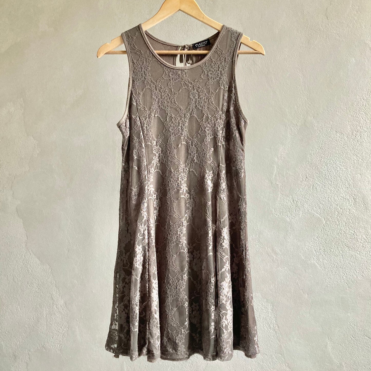 Womens Sleeveless Lace Dress Size M