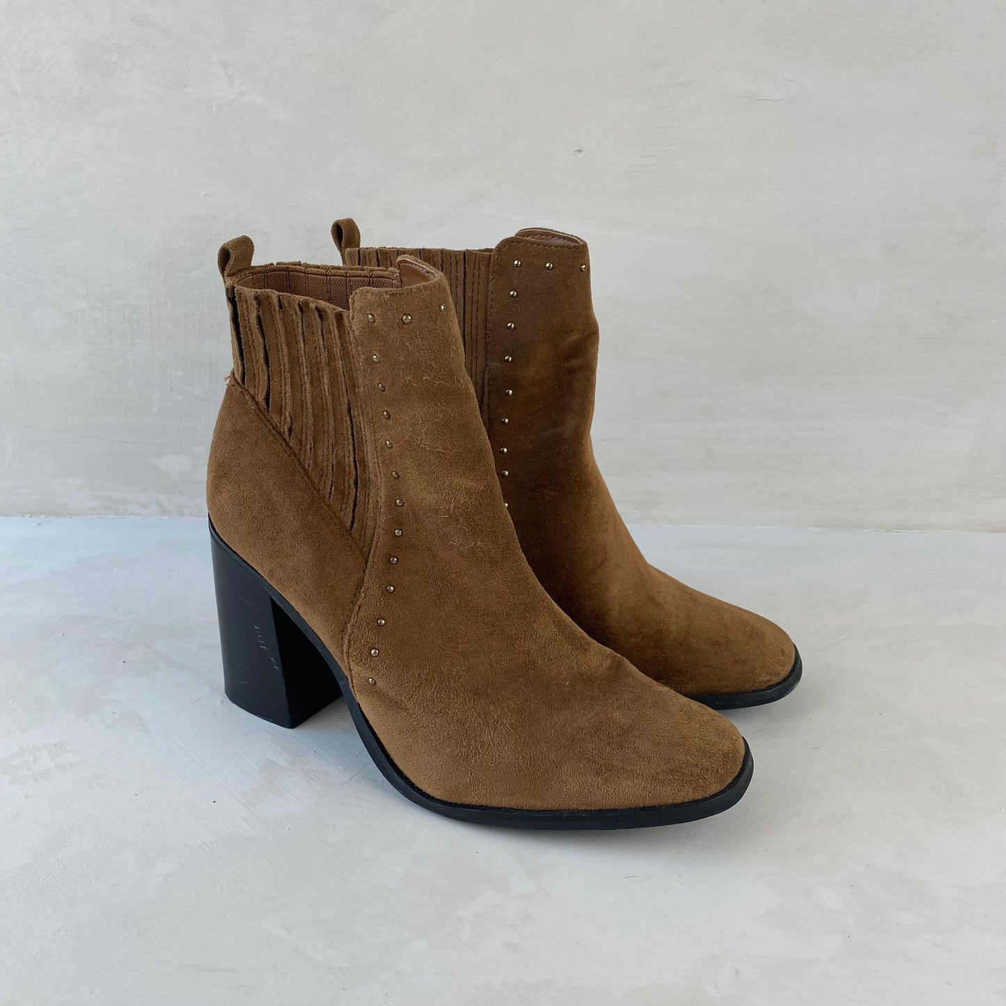 Forever 21 Ladies Brown Ankle Boots Size 38