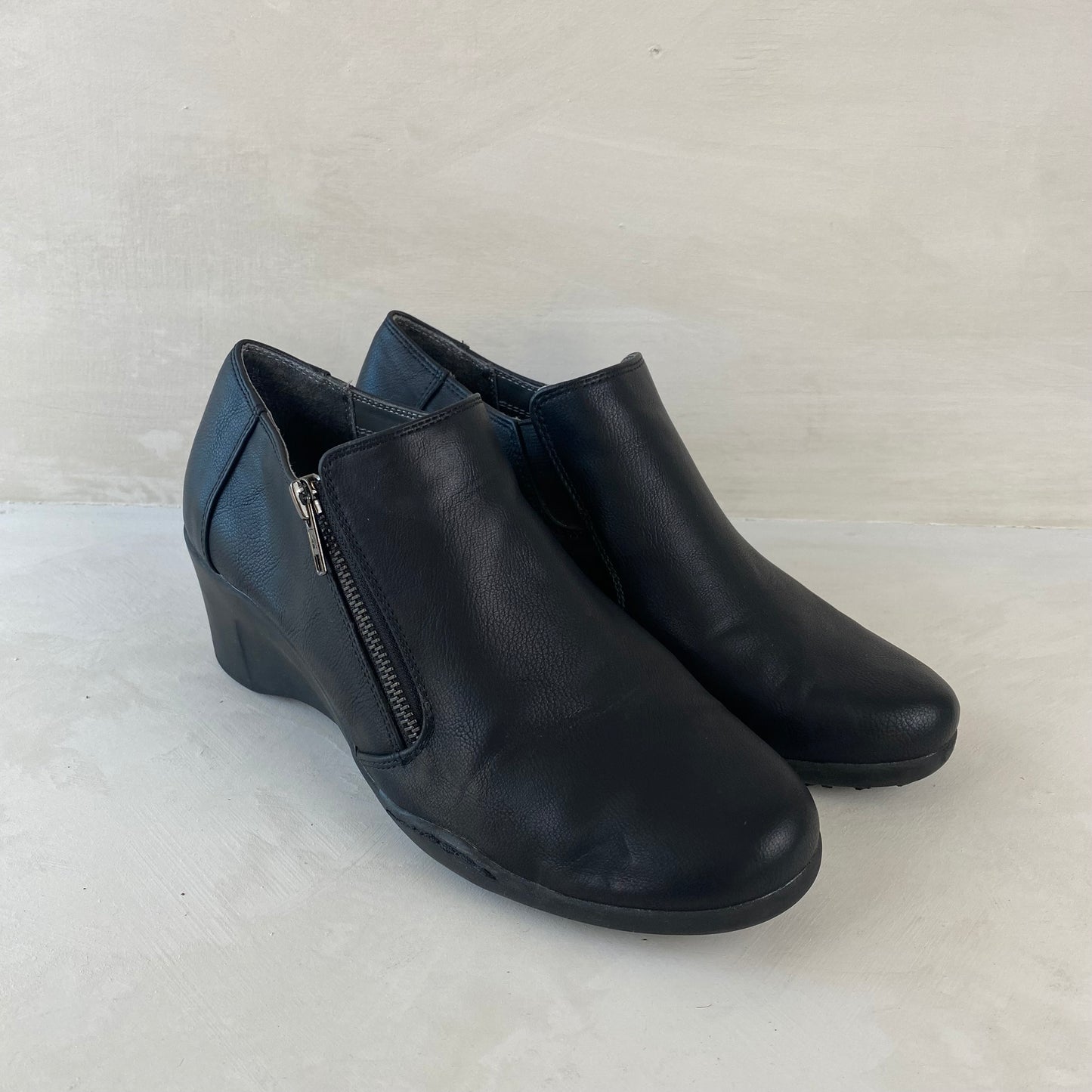 Ladies Black Leather Casual Shoes Size 41