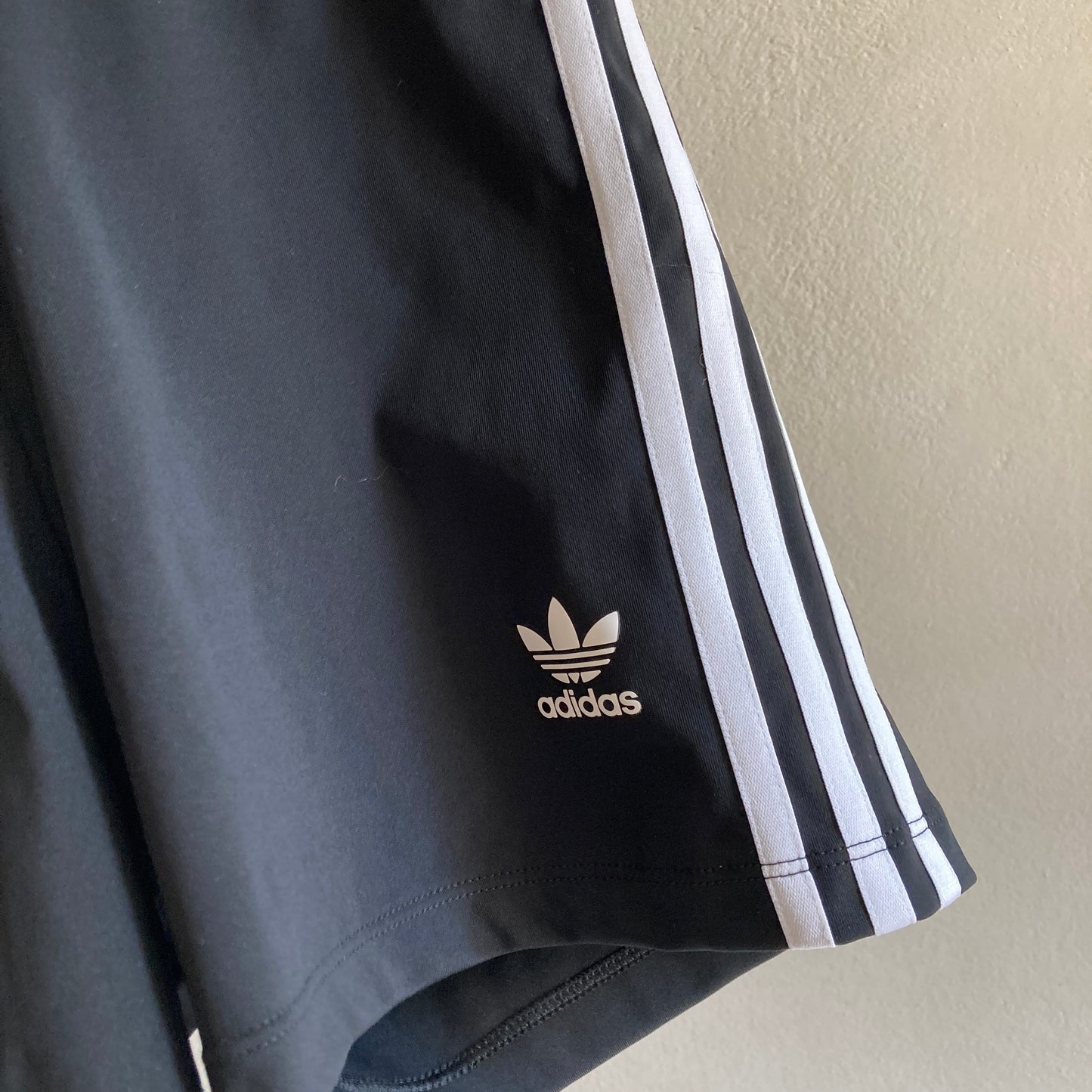 Adidas Adicolor Naiste Lühikesed Püksid Surus 38