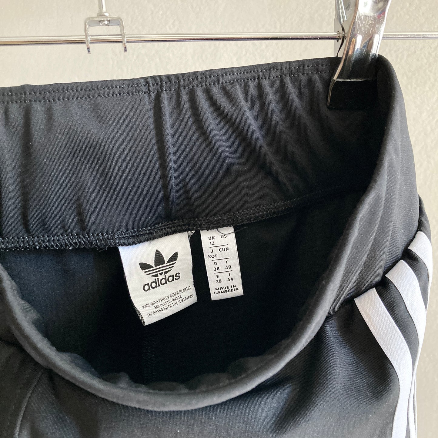 Adidas Adicolor Naiste Lühikesed Püksid Surus 38