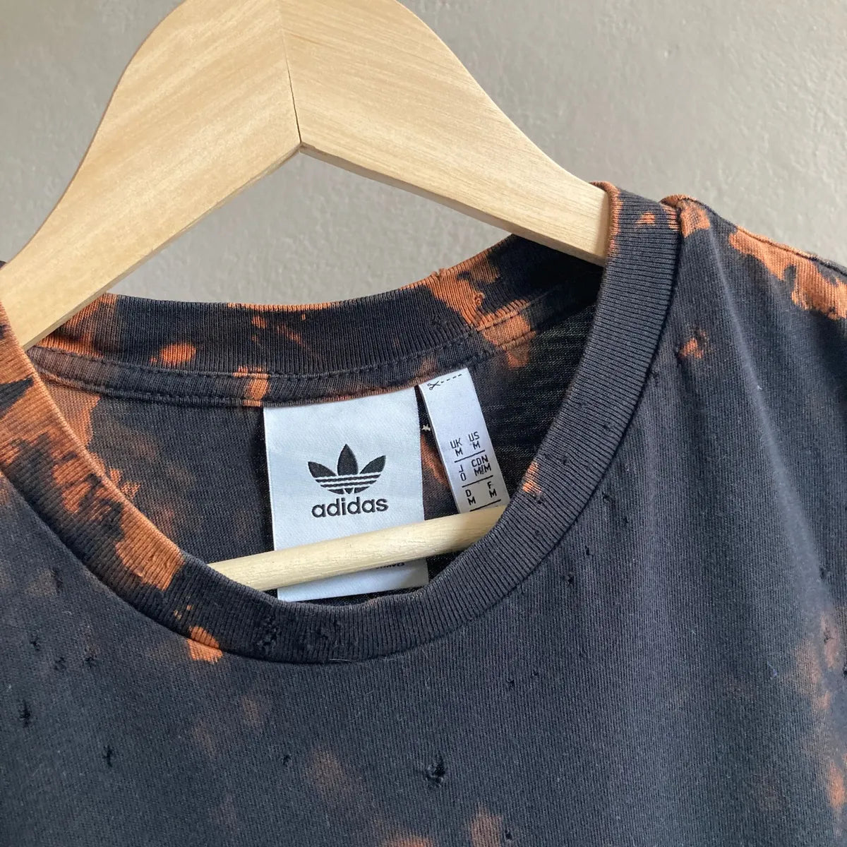 Adidas Womens Distressed T-Shirt Size M