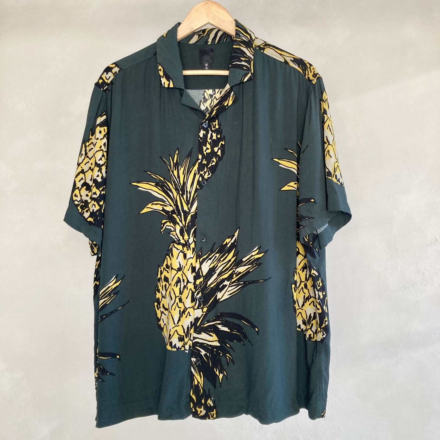 H&M Mens Short Sleeve Pineapple Summer Shirt Size 2XL